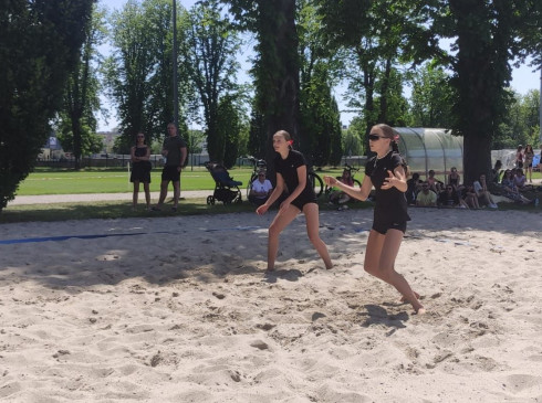 Plażówka dla kobiet - 6 września zapraszamy na jeszcze jeden turniej siatkówki