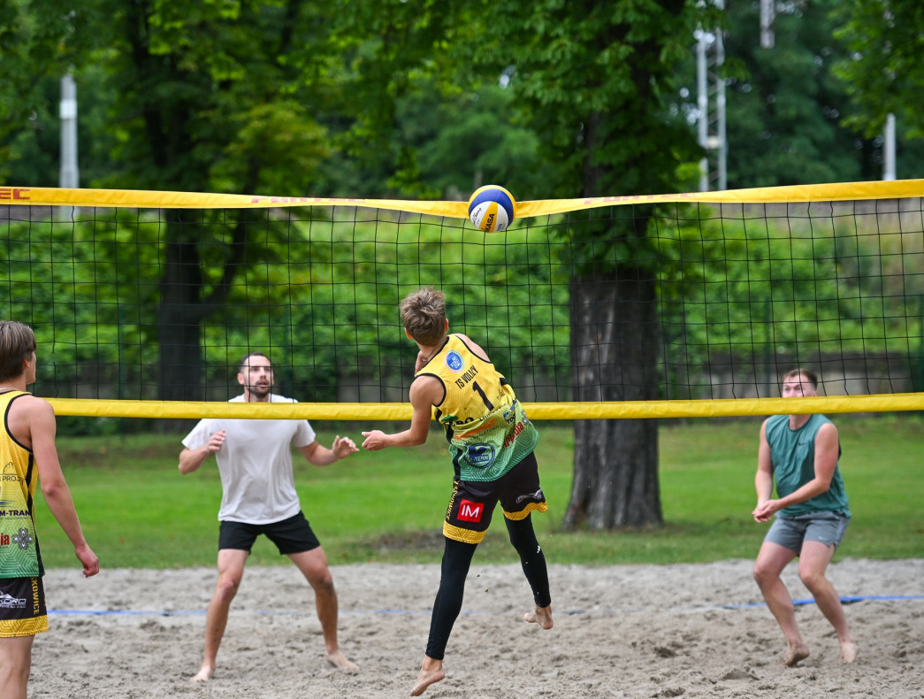 Wakacje zakończymy turniejem siatkówki plażowej - zapisy właśnie wystartowały