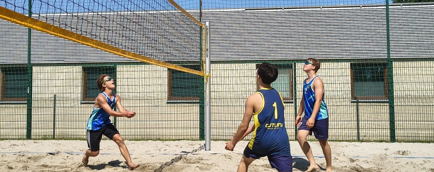 Piotr Zamojski i Adam Bydłowski wygrali turniej Plażówka dla Młodzieży. 5 lipca pierwszy turniej open Piotr Zamojski i Adam Bydłowski wygrali turniej Plażówka dla Młodzieży. 5 lipca pierwszy turniej open