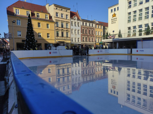 Fireshow na start lodowiska. Dni i godziny otwarcia